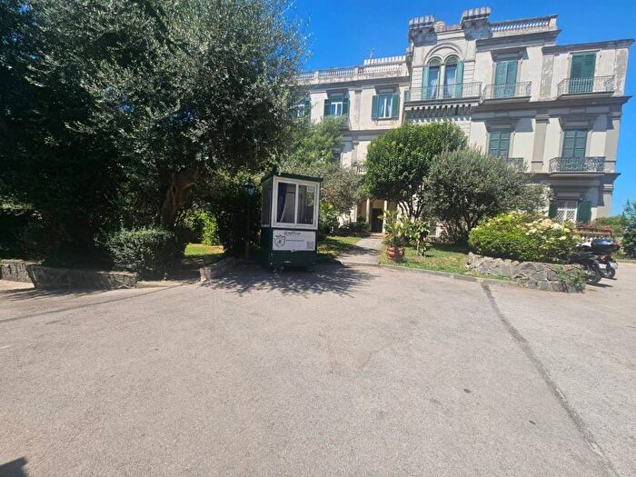 Appartamento quadrilocale in affitto in Via Alessandro Manzoni, Posillipo, Napoli