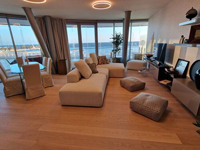 Appartamento con 5 locali in affitto in Piazzale John Fitzgerald Kennedy, Foce, Genova