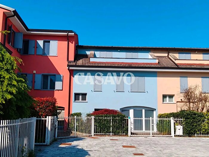 Case in Vendita e in Affitto - 3