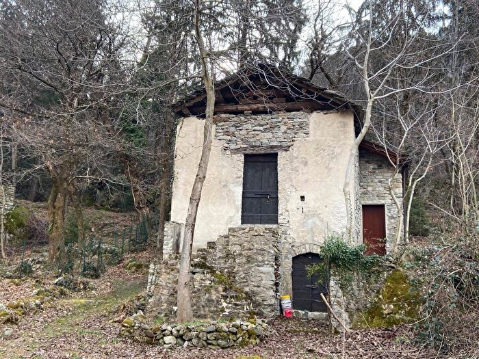 Casa bilocale in vendita in Strada per Scilano, Piuro
