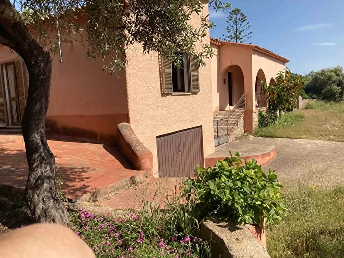 Casa con 5 locali in vendita in Arzachena