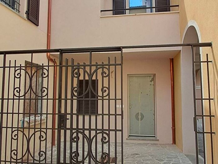 Casa bilocale in affitto in Corso Giuseppe Garibaldi, Centro Storico, Forlì