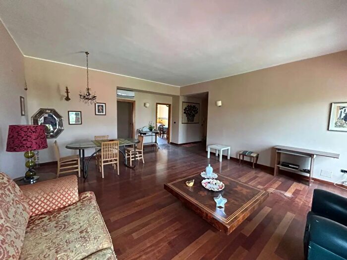 Appartamento quadrilocale in affitto in Via Santa Lucia O, Reggio Calabria