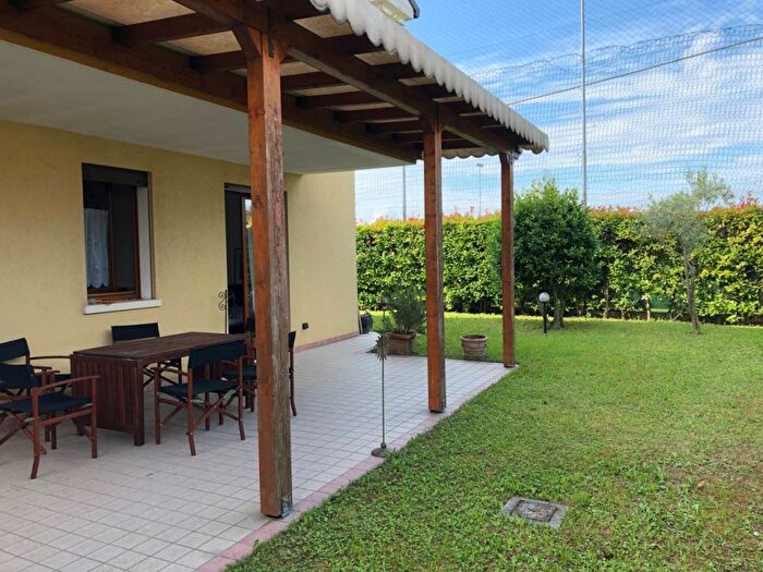 Appartamento trilocale in affitto in Via Giarre, Giarre, Abano Terme