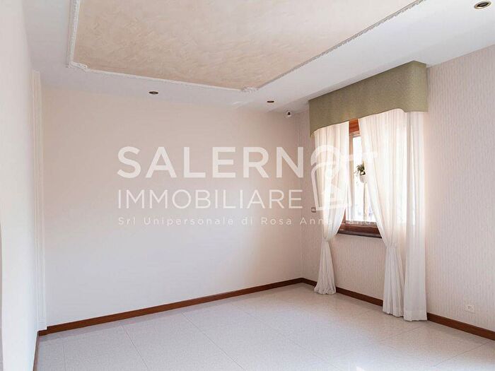 Appartamento quadrilocale in affitto in Viale Richard Wagner, Arbostella Arechi, Salerno