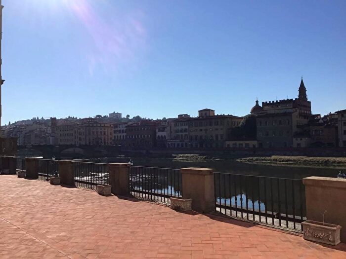 Appartamento con 6 locali in affitto in Lungarno Corsini, Piazza della Repubblica, Firenze