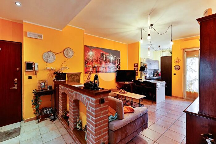 Appartamento trilocale in vendita in Via Centounesima Brigata Garibaldi, Asti