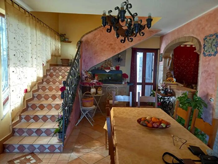 Casa con 5 locali in vendita in Via Segni, Cagliari