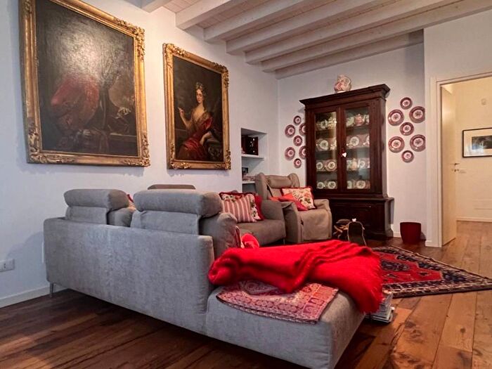 Appartamento trilocale in affitto in Via Pignolo, Centro, Bergamo