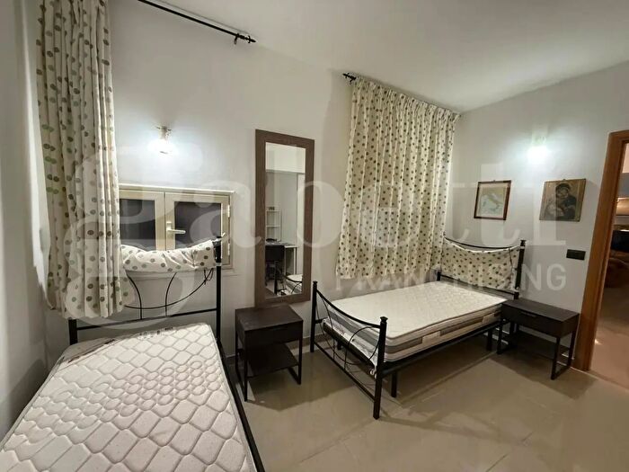 Appartamento monolocale in affitto in Via Etnea, Catania