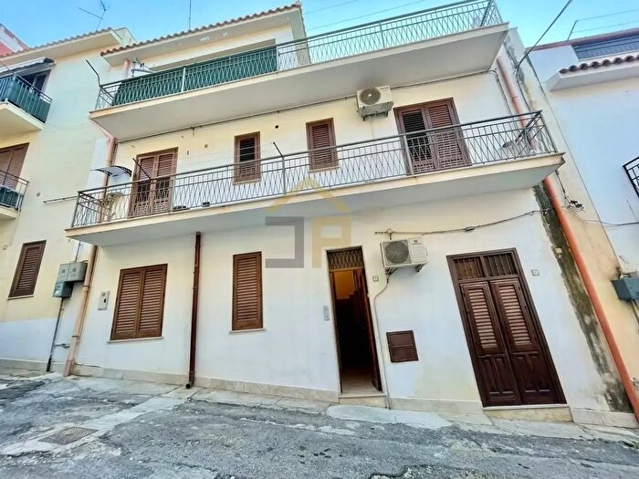 Casa con 6 locali in vendita in Via Tancredi d'Altavilla, Castellammare Del Golfo