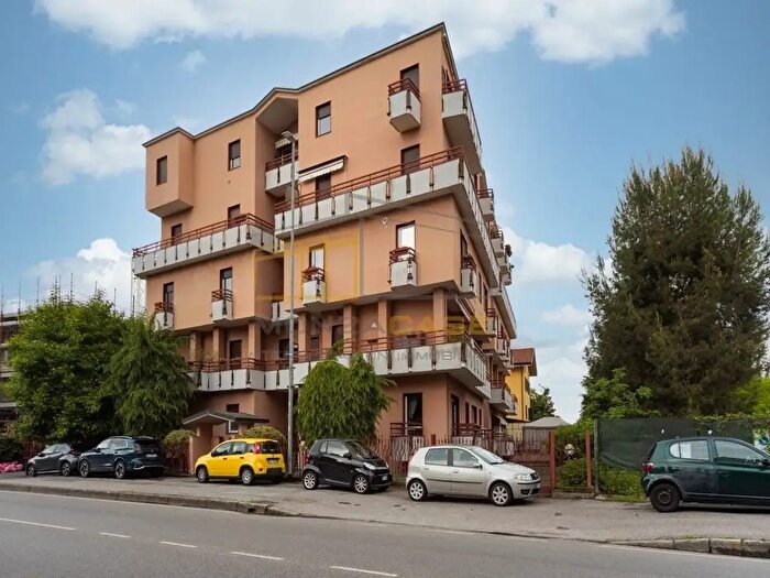 Appartamento trilocale in vendita in Via Lecco, Monza