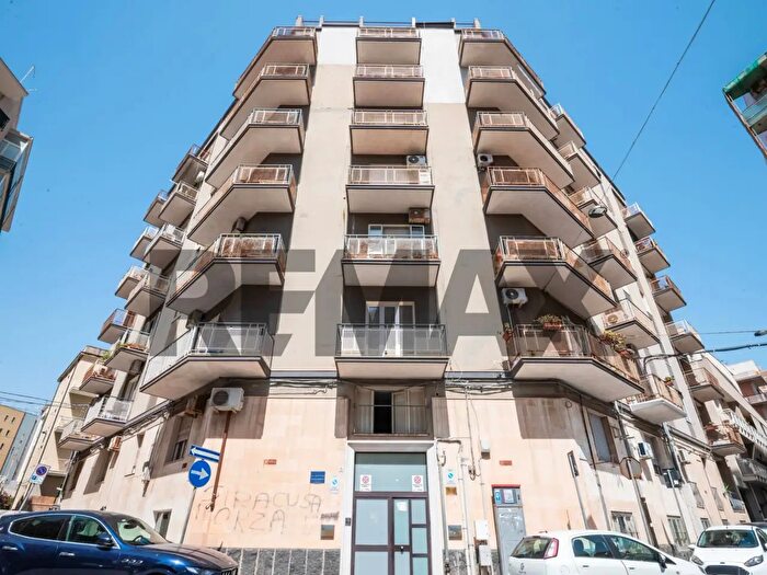 Appartamento con 5 locali in vendita in Via Monsignor Carabelli, Siracusa