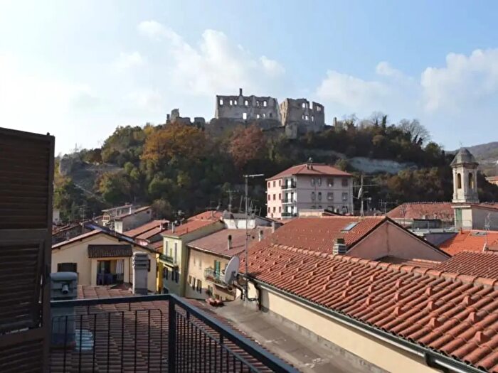 Appartamento quadrilocale in vendita in Via Roma, Cairo Montenotte