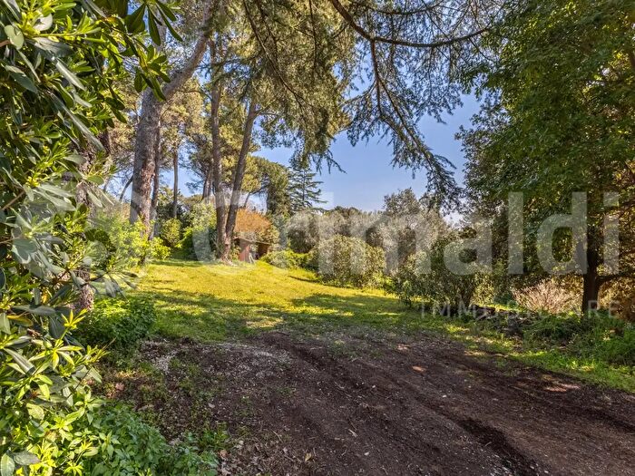 Casa in vendita in Via Edoardo Perino, Roma