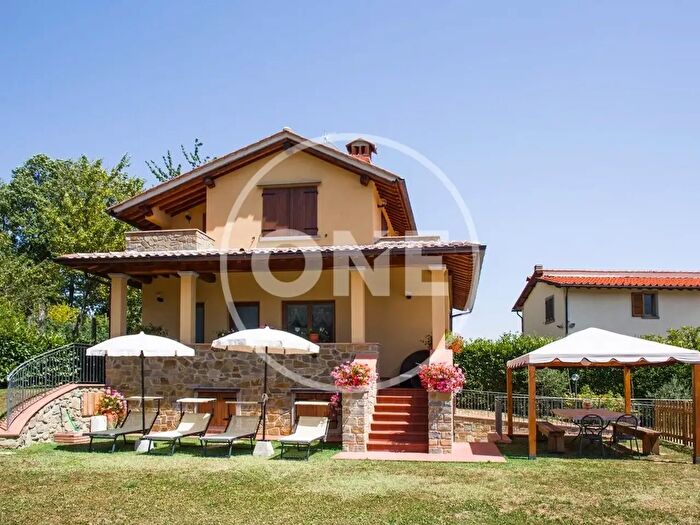Casa con 10 locali in vendita in Località Trebbio, Castel San Niccolo'
