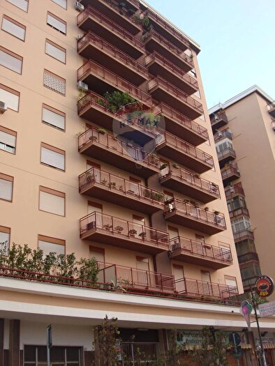 Appartamento quadrilocale in vendita in Via Michele Titone, Palermo