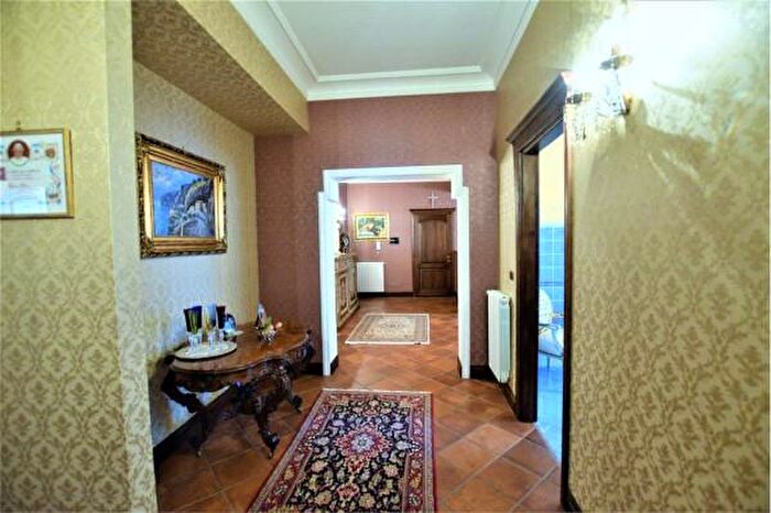 Appartamento con 6 locali in vendita in Via, Favara