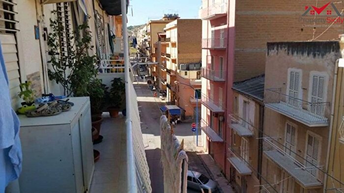 Appartamento trilocale in vendita in Napoli, Porto Empedocle