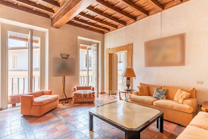 Appartamento con 5 locali in vendita in Piazza Scanderbeg, Roma