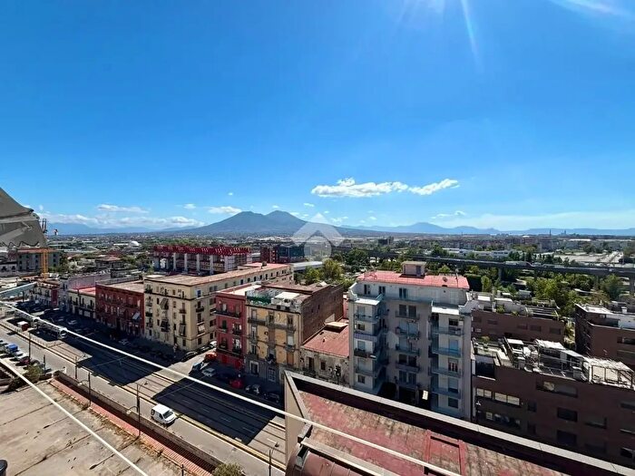 Appartamento quadrilocale in vendita in Via Monfalcone, Napoli