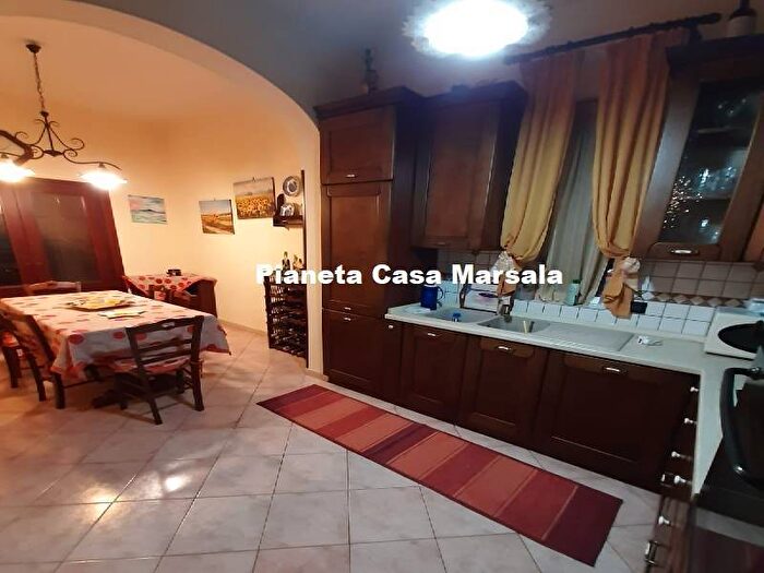 Appartamento con 5 locali in affitto in Via della Gioventù, Centro Urbano, Marsala