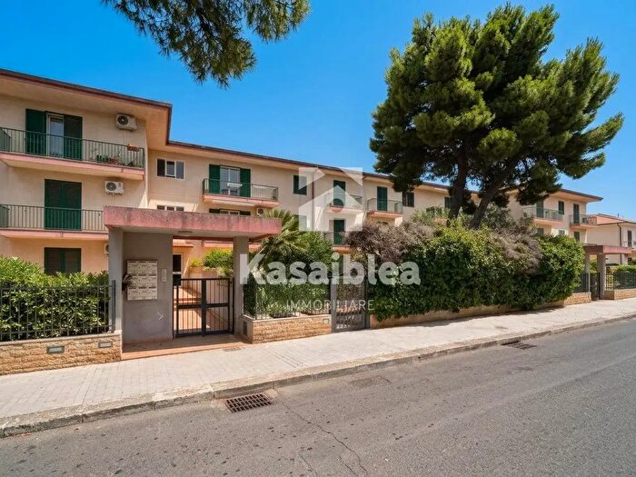 Appartamento con 5 locali in vendita in Via Germania, Ragusa