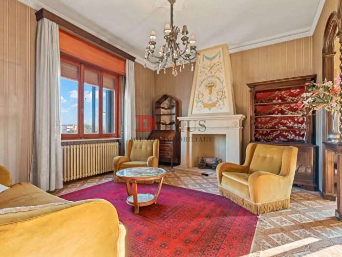 Casa con 5 locali in vendita in Via Carlo Poma, Viadana