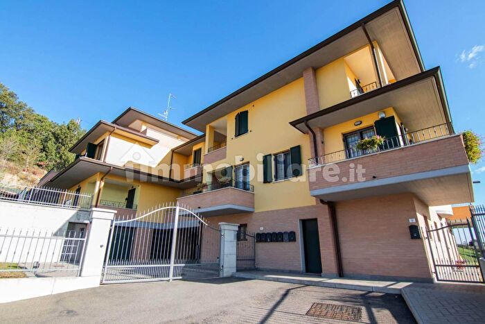 Appartamento con 5 locali in vendita in Castellarano