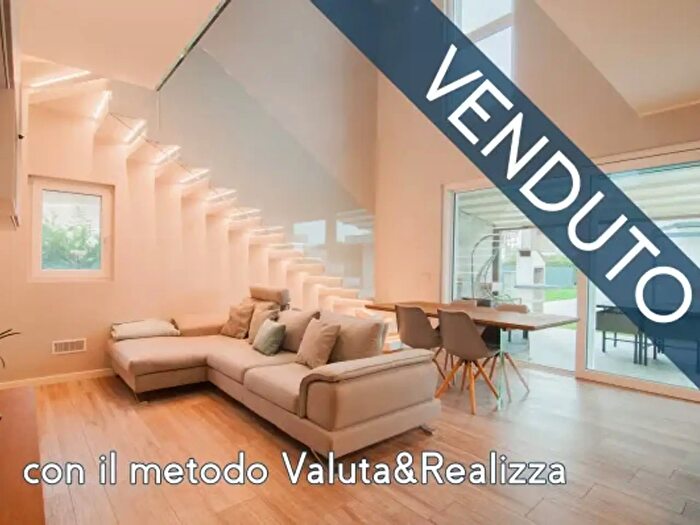 Casa con 5 locali in vendita in Via Firenze, Cologno Al Serio