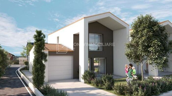 Casa quadrilocale in vendita in Frazione Ponte Ghiara, Fidenza