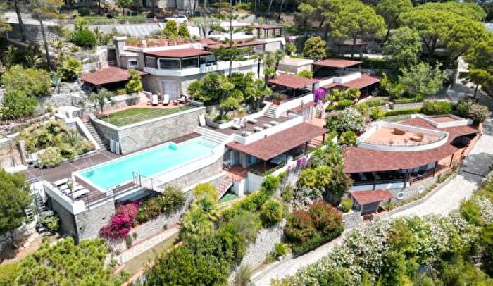 Casa con 5 locali in vendita in Via Colle di Palombaia, Campo NellElba