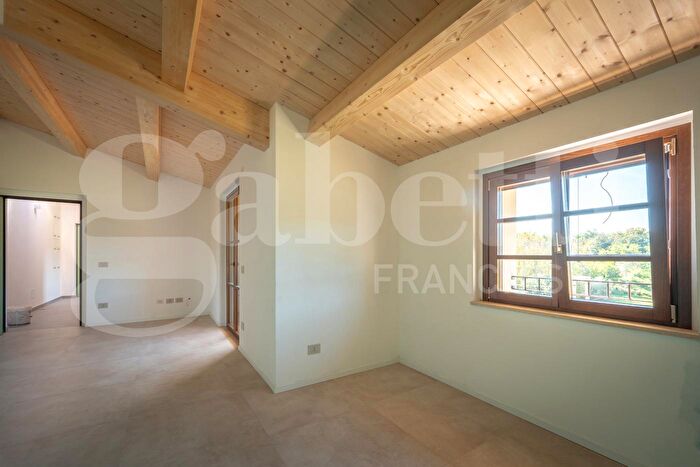 Appartamento quadrilocale in vendita in Via Casciolano, Perugia