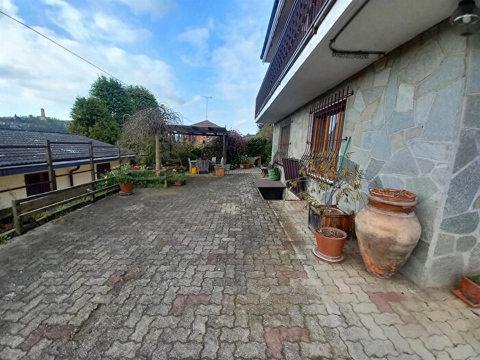 Casa con 7 locali in vendita in Sp Piovà Massaia At Italy, Piova Massaia