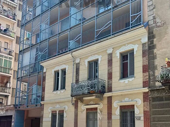 Appartamento trilocale in vendita in Via Cuneo, Torino