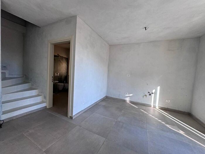 Appartamento trilocale in affitto in Via Francesco Damilano, Centro, Trinità