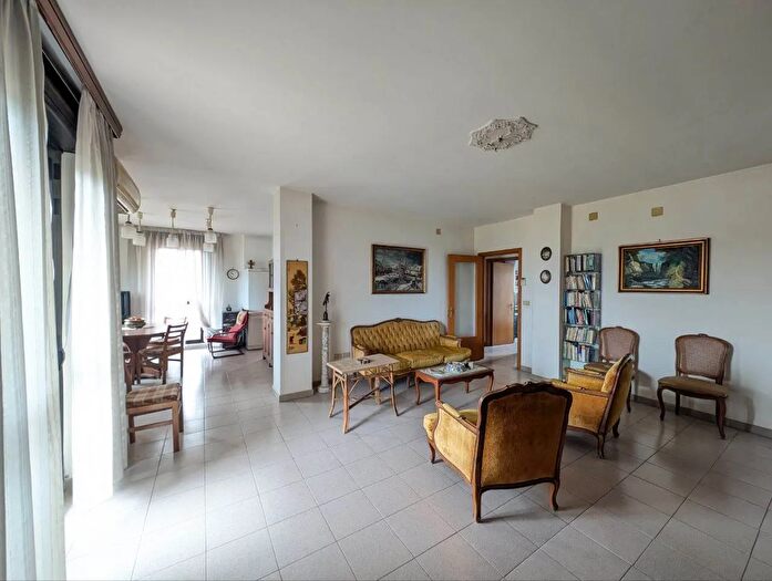 Appartamento con 5 locali in vendita in San Severo, San Severo