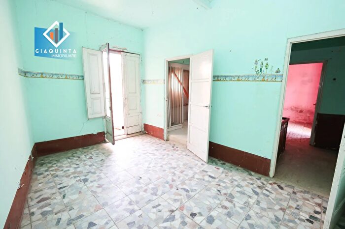 Casa trilocale in vendita in Via Umberto Primo N°, Palagonia