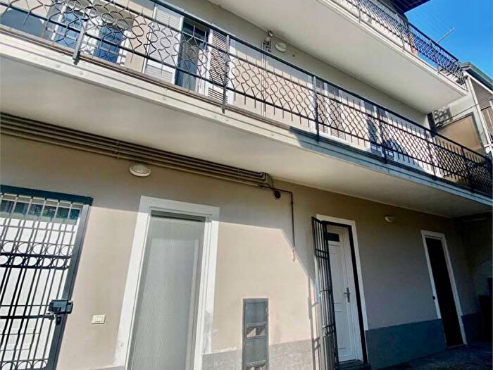 Appartamento trilocale in affitto in via largo dei ferrai, Centro, Sesto Calende