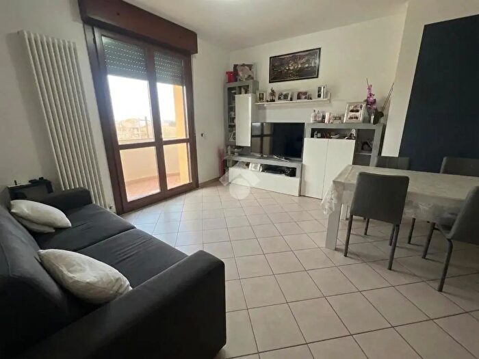 Appartamento trilocale in vendita in Via Gennari, Torrile