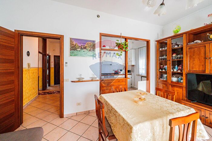 Appartamento trilocale in vendita in Via Piccola Atene, Sabbioneta