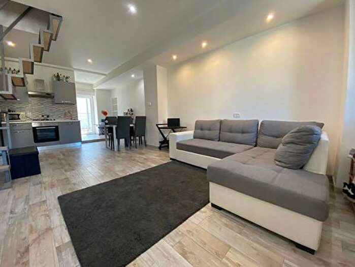 Appartamento trilocale in affitto in Via Ottaviano Vimercati, Precotto, Milano