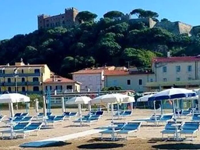 Appartamento quadrilocale in vendita in Castiglione Della Pescaia
