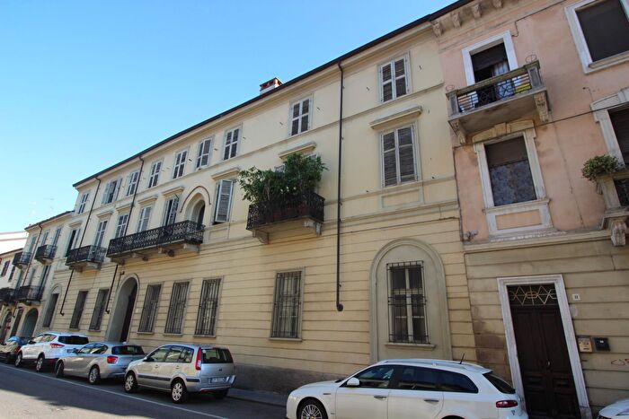 Appartamento con 5 locali in vendita in Via Leardi, Casale Monferrato