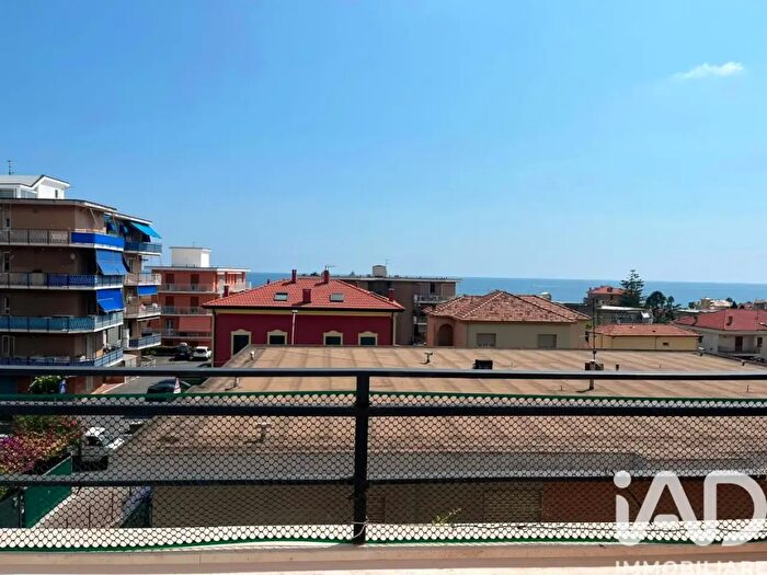 Appartamento con 5 locali in vendita in Via Aurelia di Ponente, Santo Stefano Al Mare