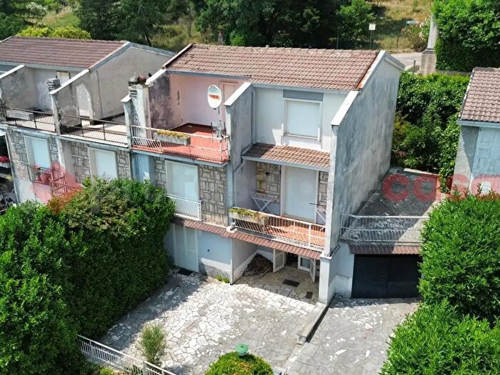 Casa con 5 locali in vendita in Via degli Oleandri a, Torre Cajetani