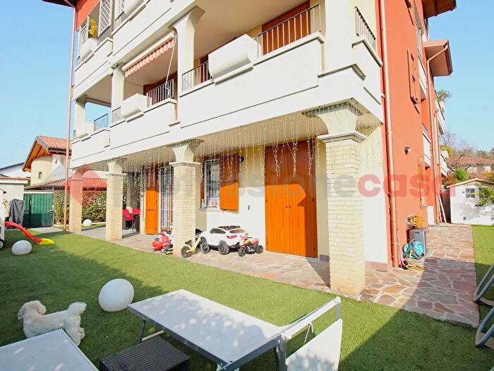 Appartamento trilocale in vendita in Viale della Vittoria, Vaprio DAdda