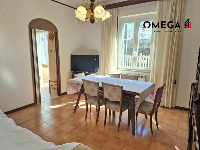 Appartamento trilocale in vendita in Viale dei Campi Elisi, Trieste