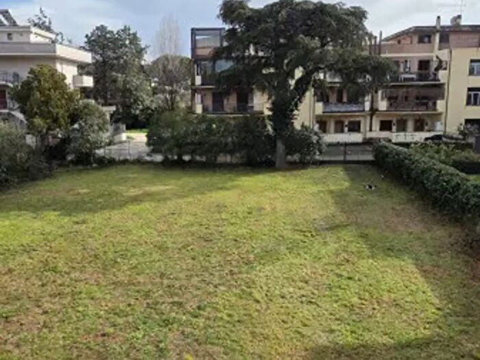 Appartamento bilocale in vendita in Via Avegno, Roma