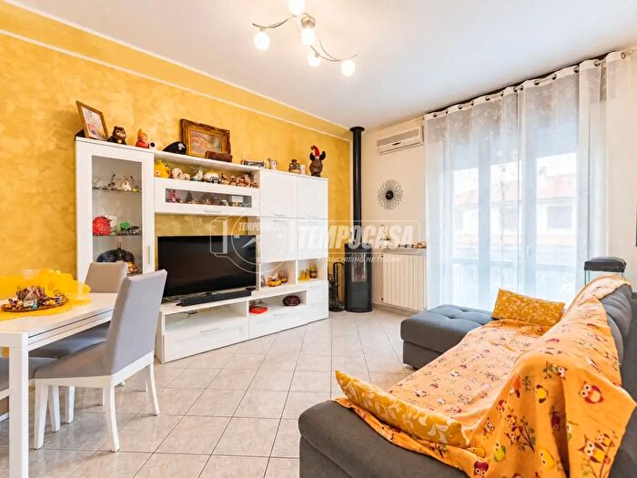 Appartamento bilocale in vendita in Via Caduti di Cefalonia, Abbiategrasso